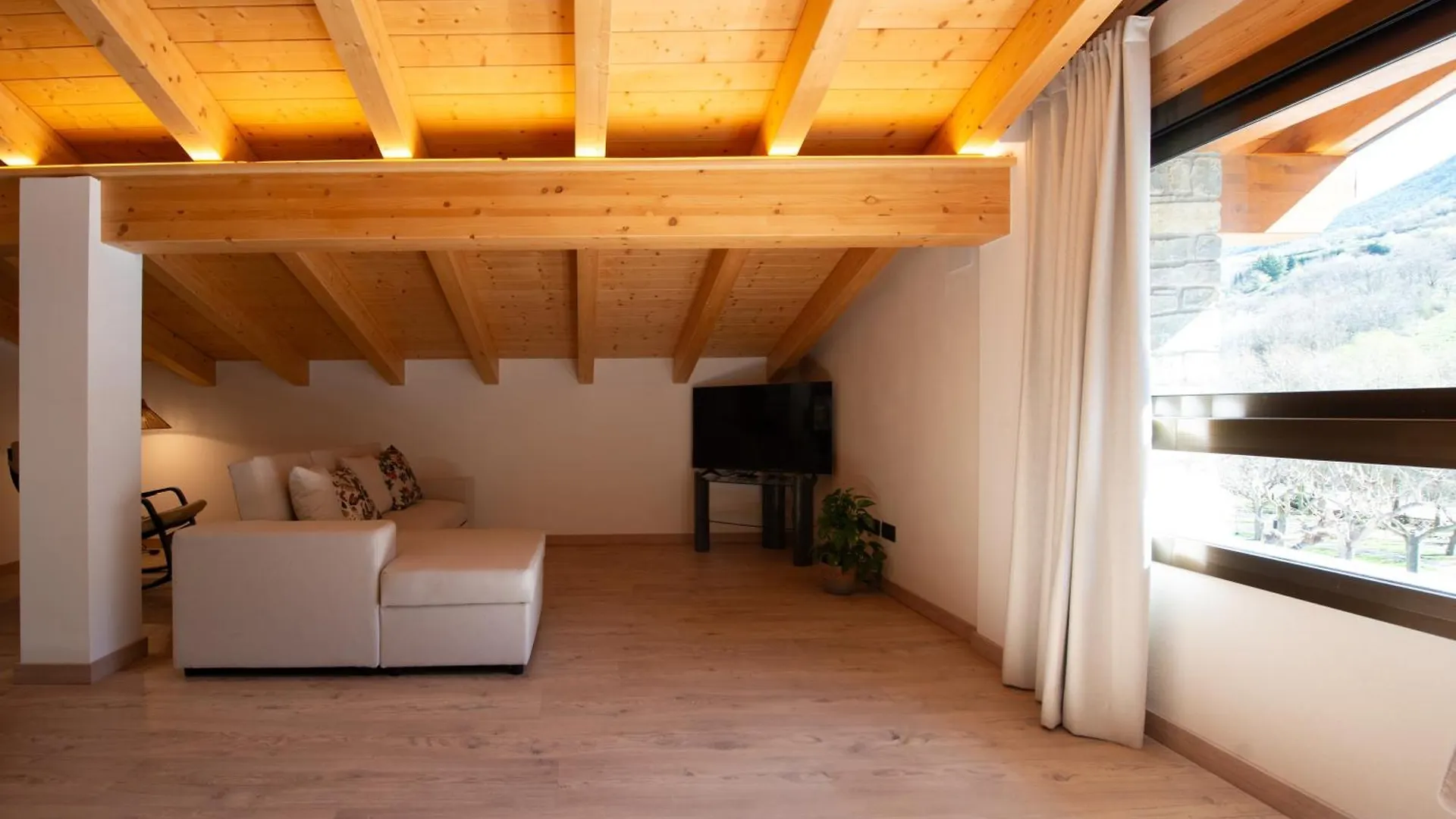 Apartaments I Bungalows Camping L'Orri Del Pallars Ribera de Montardit